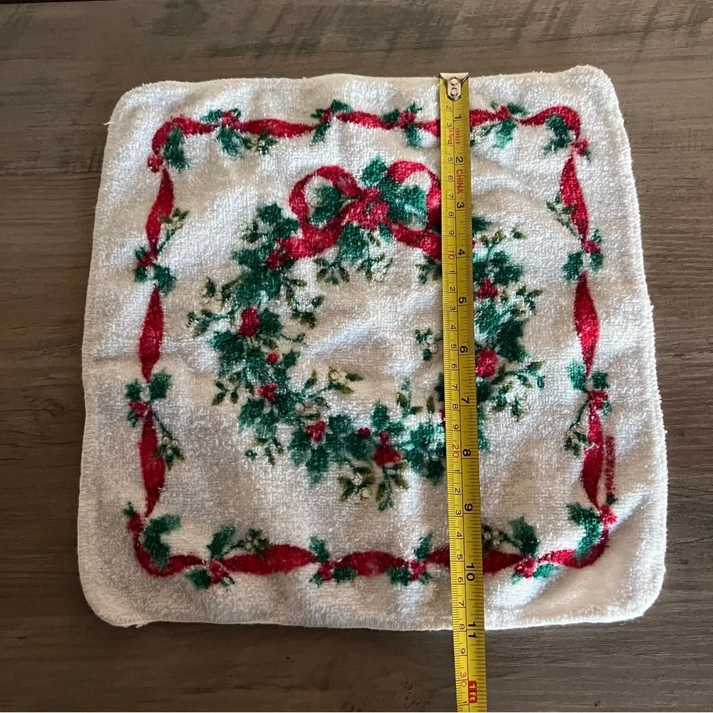 Vintage Cecil Saydah Christmas Washcloth Holiday Wreath Holly 100% Cotton 11x11